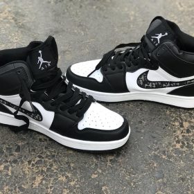 Nike Jordan noir blanc
