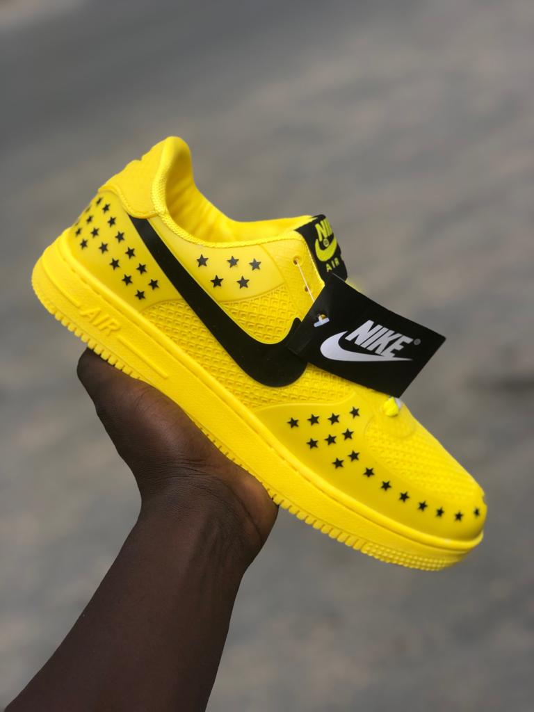Nike air force one jaune noir